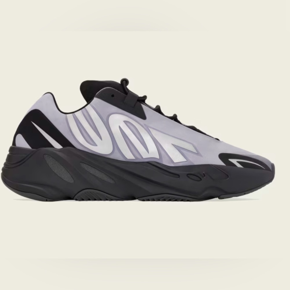 🔥Yeezy 700 MNVN. New! Size 13. Never worn